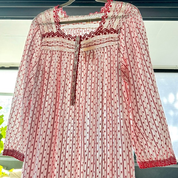 💋SOLD💋 ♥️🌹DÔEN ‘Emmeline’ Organic Cotton Voile Cascading Lace-Trim Nightgown - Picture 4 of 16